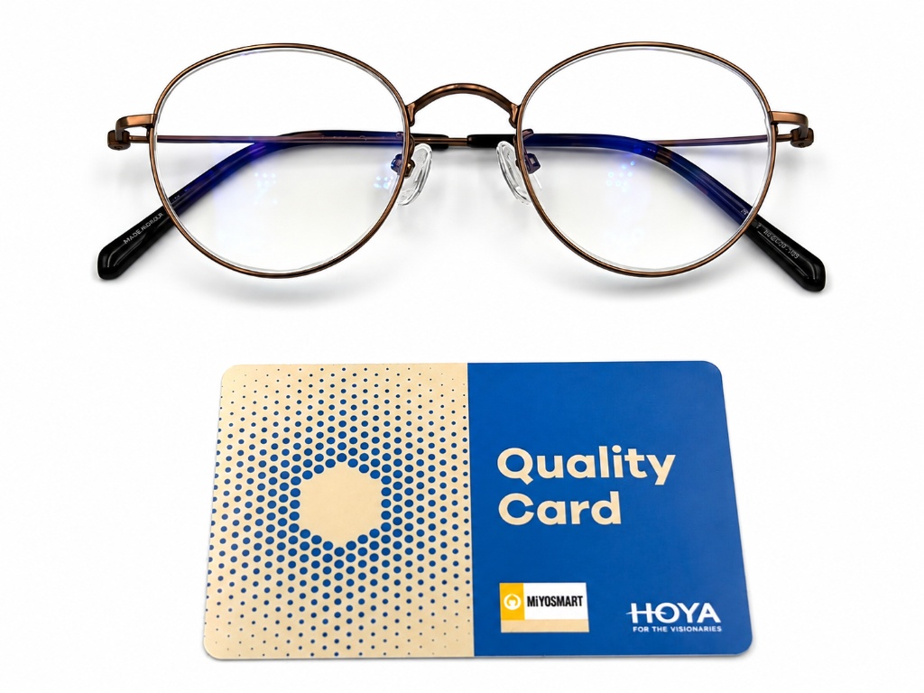 MiYOSMART 근시 억제 렌즈와 HOYA Quality Card — 성장기 근시 관리